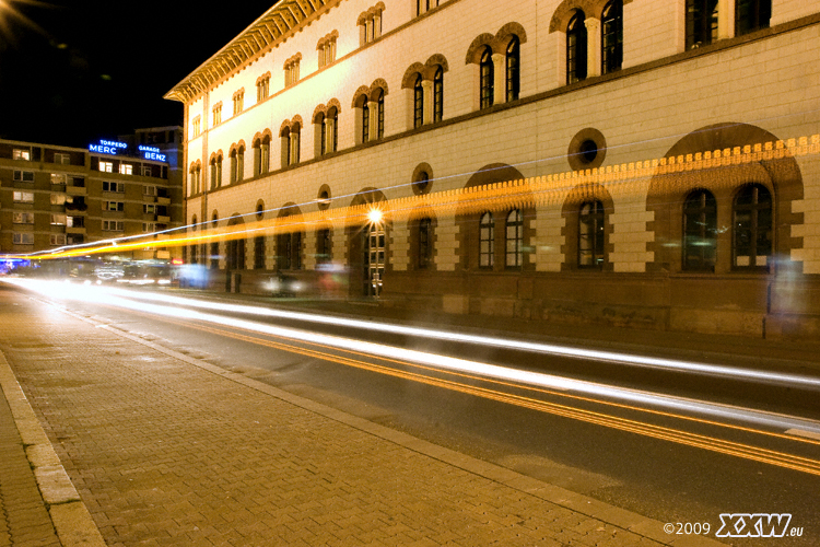 ein bus an der fruchthalle