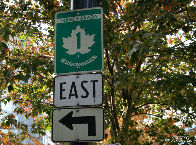 weißes ahornblatt mit grüner eins, trans-canada-highway