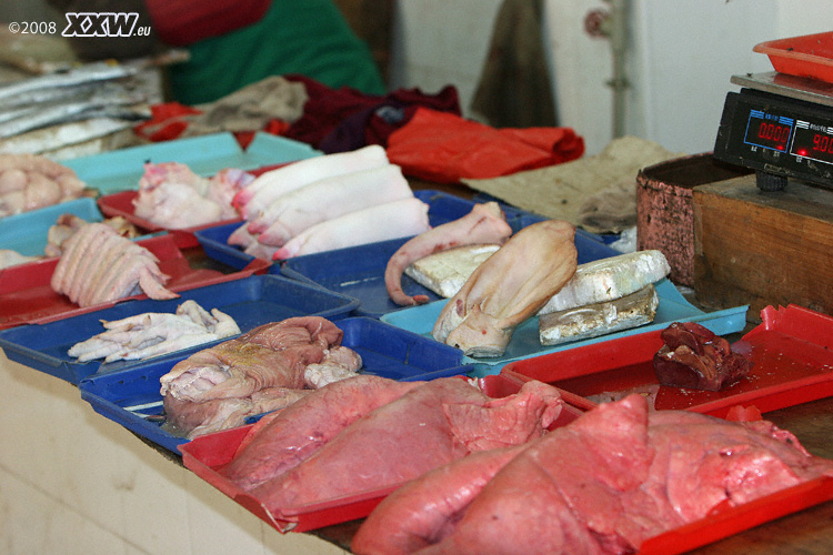 fleisch in der markthalle - alles ohne kühlung -