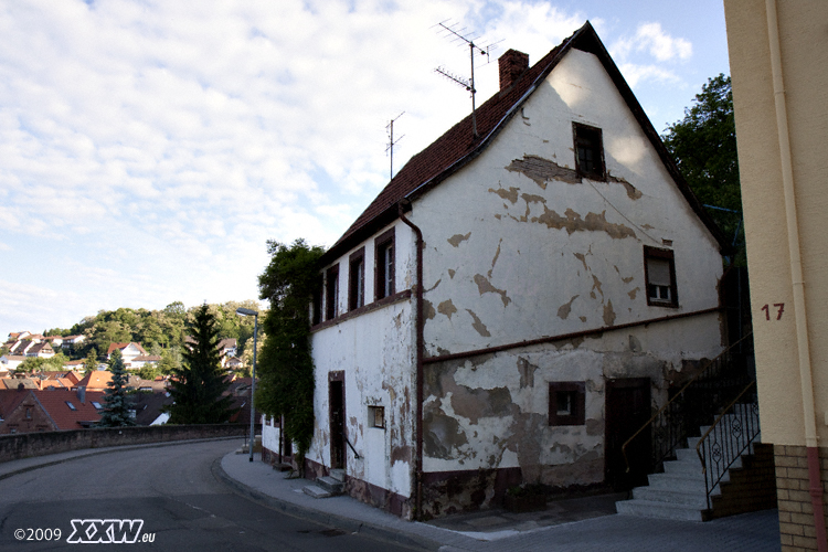 das haus am friedhof