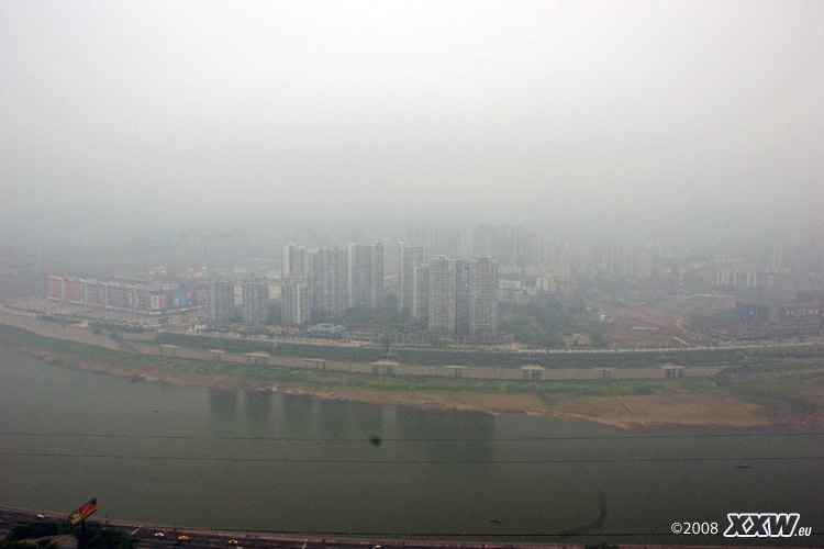 32 millionen einwohner, leider kann man die stadt wegen des nebels nicht sehen
