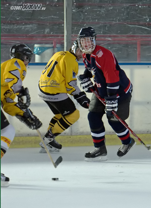 frauen in beiden teams