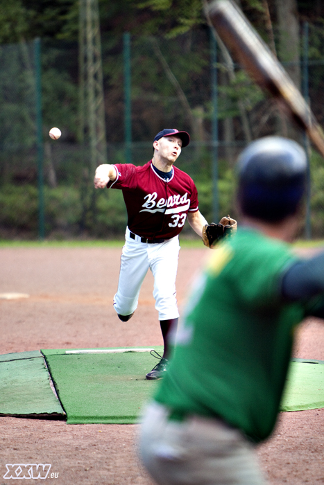 der bears pitcher